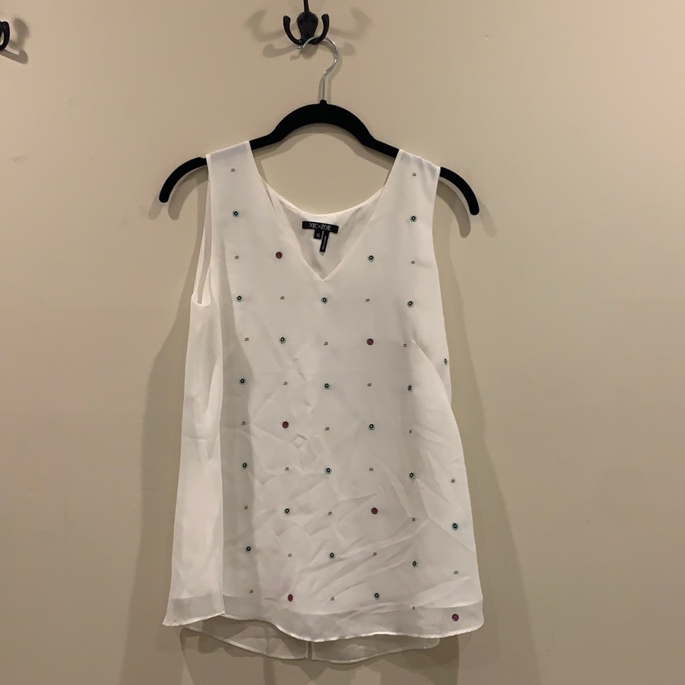 Women’s NIC + ZOE top with embroidered accent
